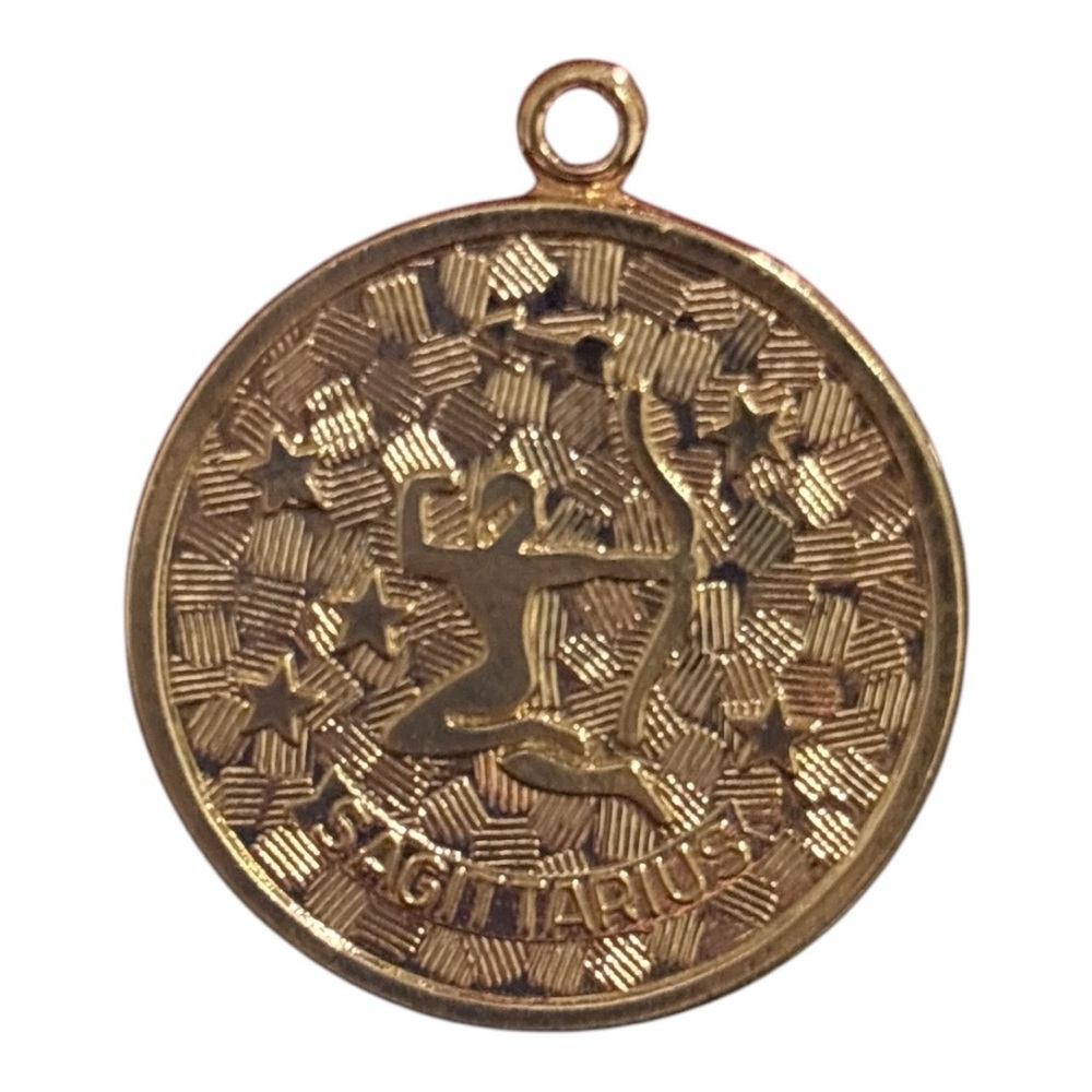 Sarah Coventry Zodiac Sagittarius Gold Tone Pendant 1970’s. Stamped SarahCov JB1